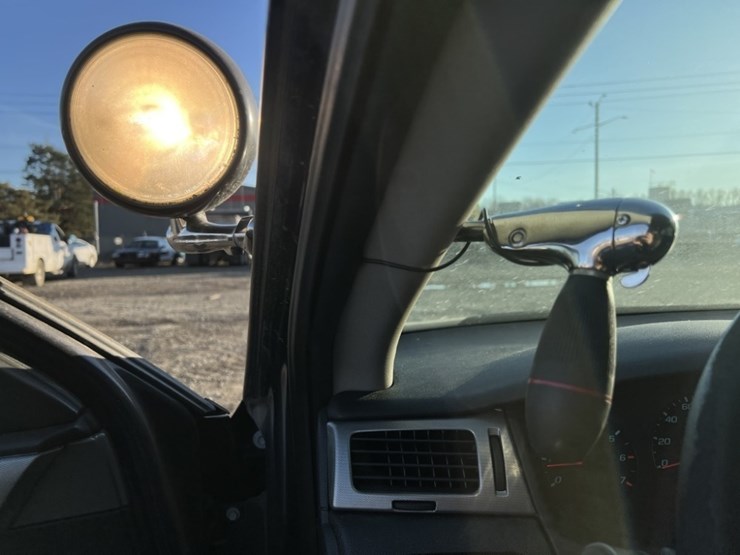 2011-chevrolet-impala-sedan-image-27