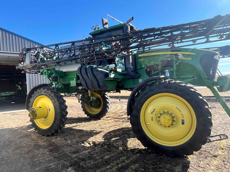 2009-john-deere-4830-image-3