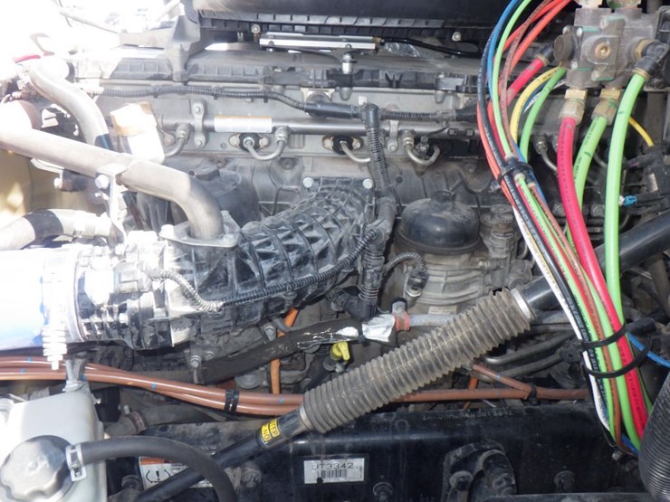 2024-freightliner-cascadia-126-image-26