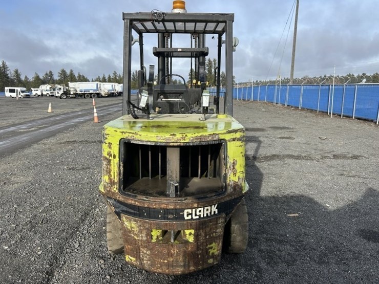 clark-gpx55-forklift-image-4