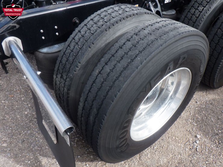 2020-kenworth-t680-image-6