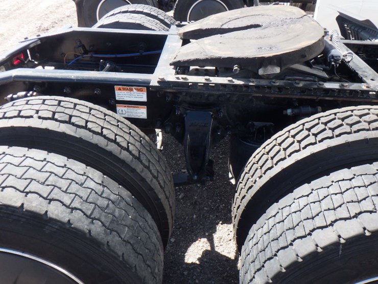 2024-freightliner-cascadia-126-image-6