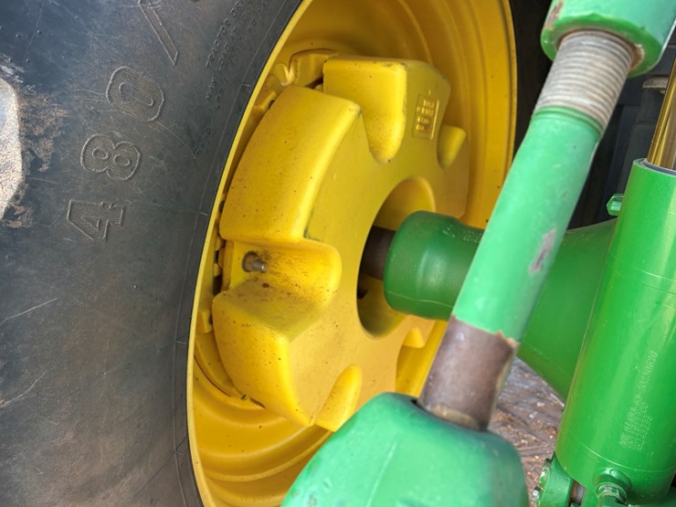 2010-john-deere-8295r-image-11