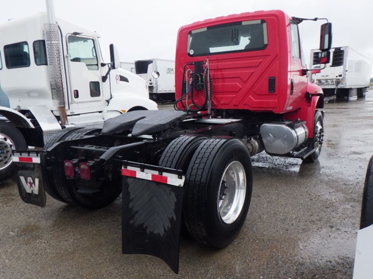 2013-international-durastar-4400-image-6