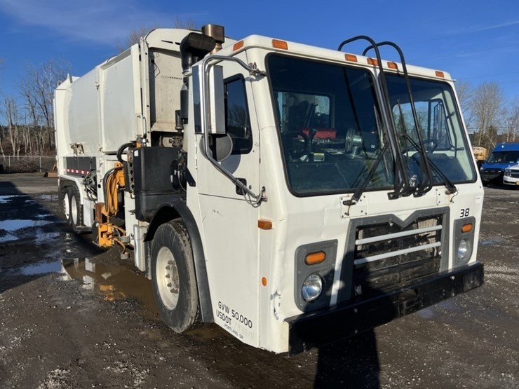 2013-mack-leu612-image-2