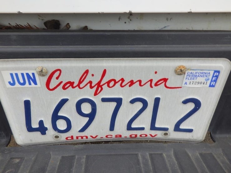 2018-chevrolet-1500-image-15