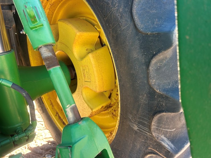 2010-john-deere-8320r-image-8