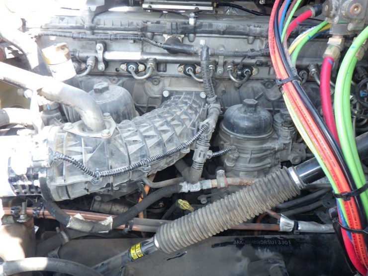 2024-freightliner-cascadia-126-image-24