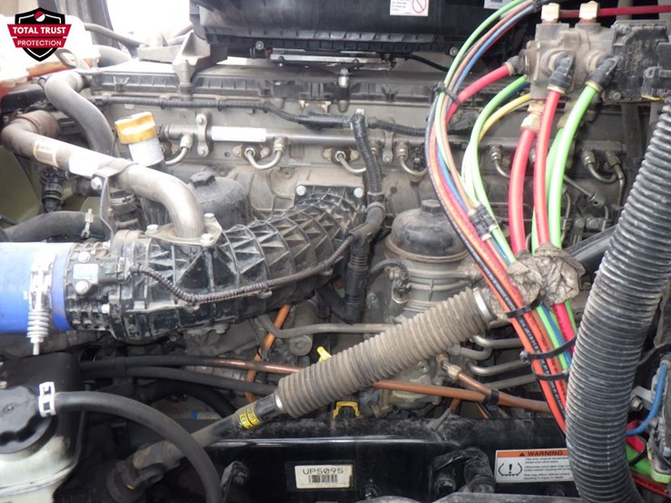 2023-freightliner-cascadia-126-image-20