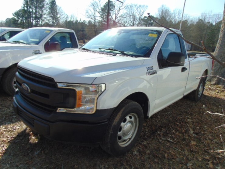 2019-ford-f150-xl-image-1