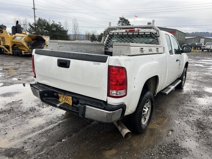 2012-gmc-sierra-extra-cab-4x4-pickup-image-4