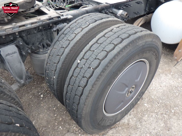 2023-freightliner-cascadia-126-image-5