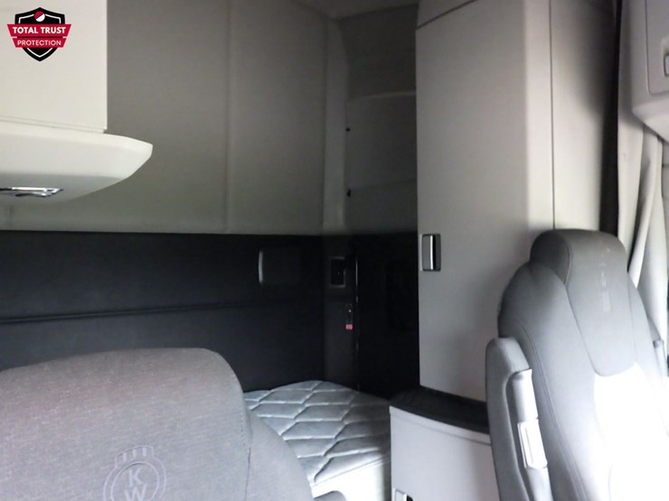 2024-kenworth-t680-image-6