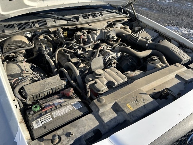 2007-ford-crown-victoria-sedan-image-35