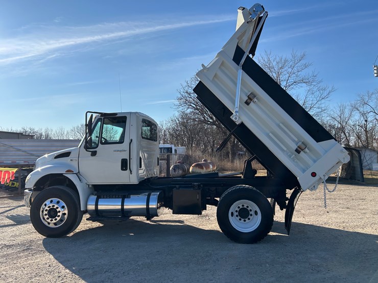 2013-international-durastar-4400-image-41