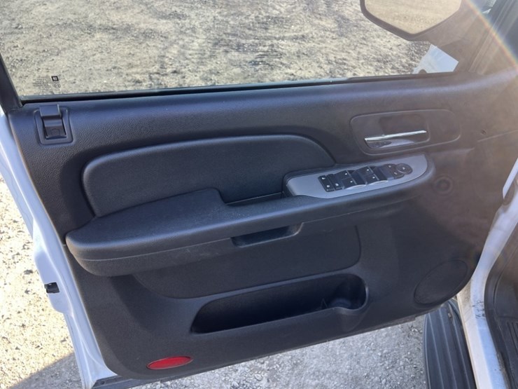 2009-chevrolet-tahoe-image-27