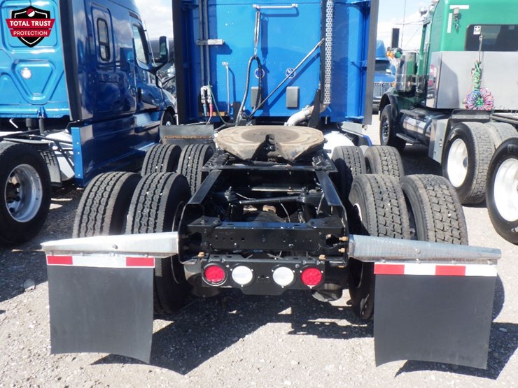 2021-kenworth-t680-image-10