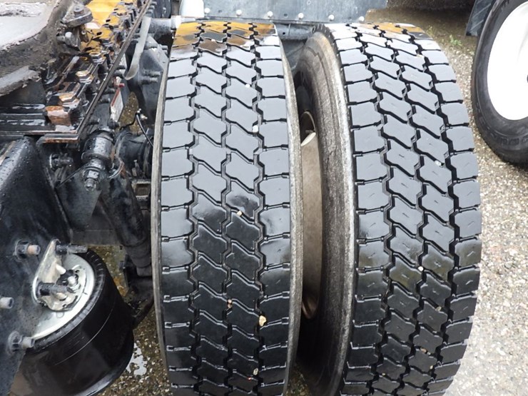 2022-freightliner-cascadia-126-image-7