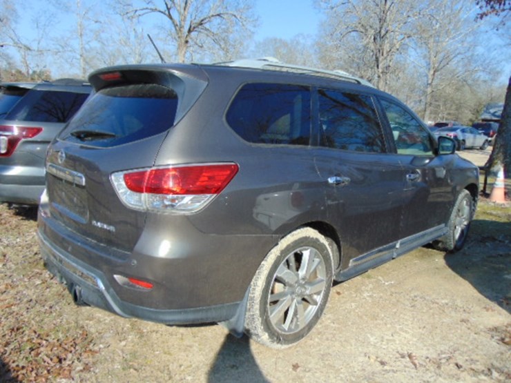 2016-nissan-pathfinder-image-2