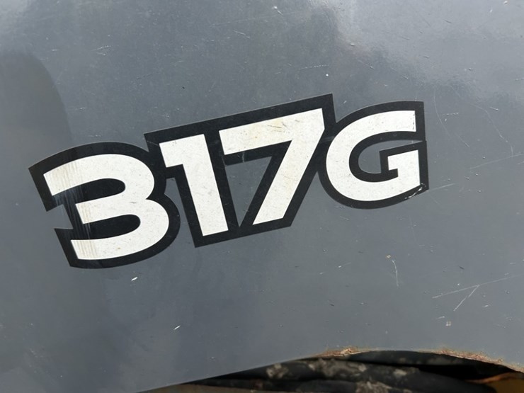 2023-deere-317g-image-21