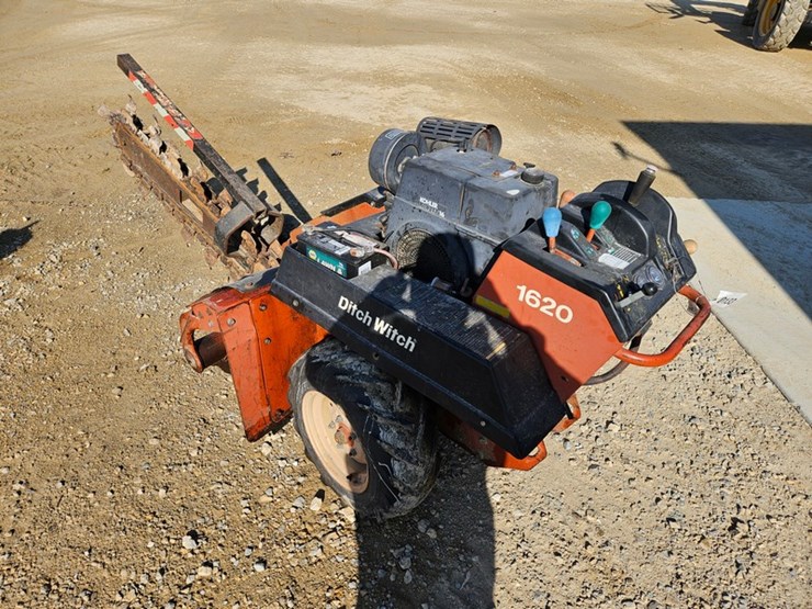 ditch-witch-1620-image-2