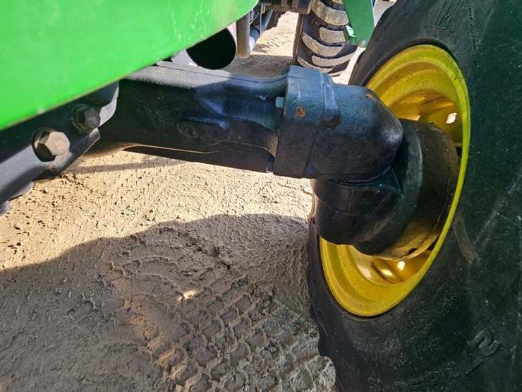 john-deere-3320-image-12