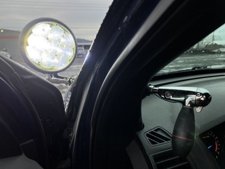 2017-ford-explorer-image-25