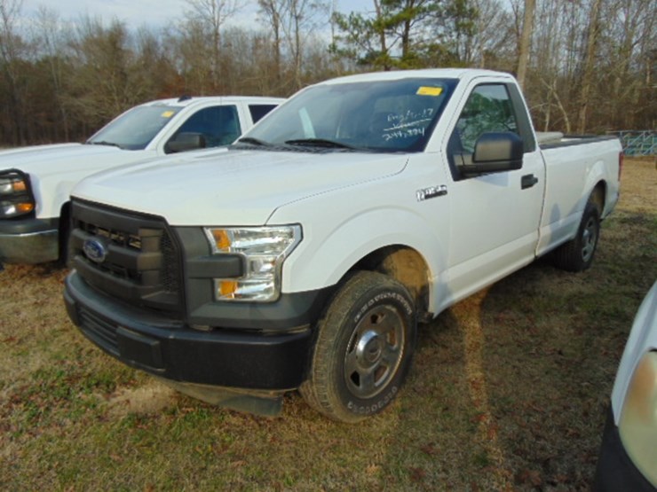 2017-ford-f150-xl-image-1