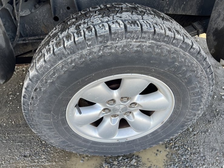 2004-dodge-dakota-sport-image-18