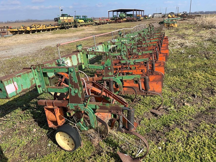 john-deere-8-image-2