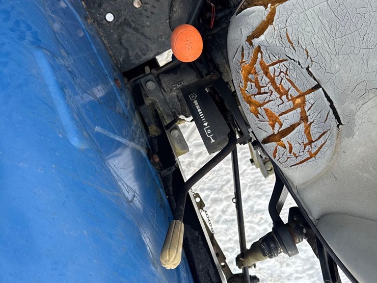 new-holland-workmaster-65-image-17