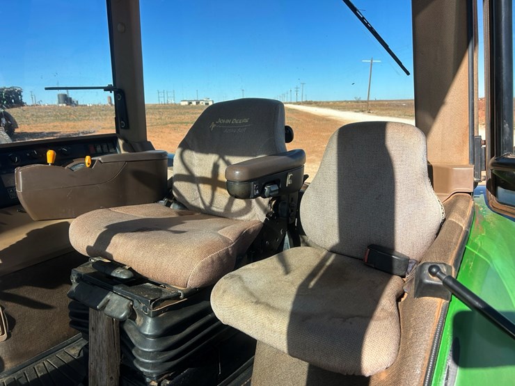 2004-john-deere-8420-image-35