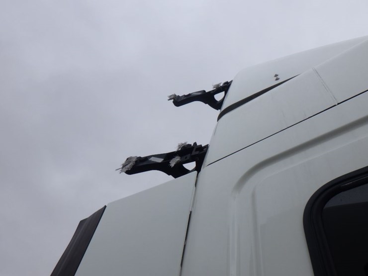 2017-freightliner-cascadia-125-evolution-image-7