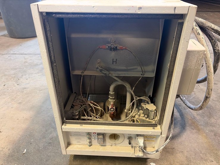 l.b.-white-premier-80df-heater-image-5