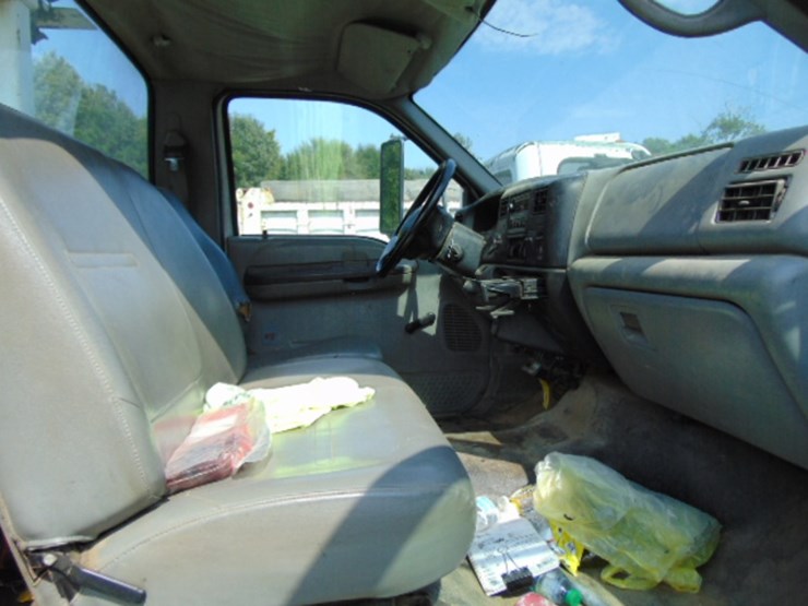 2004-ford-f750-image-16