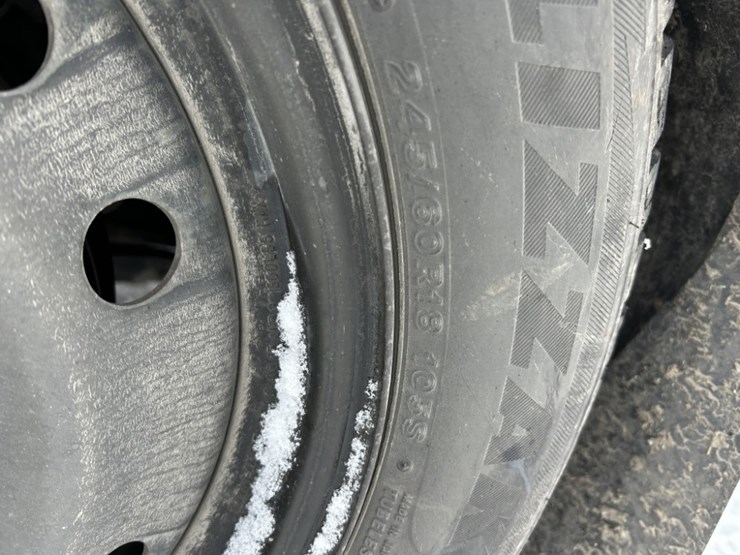 2016-ford-explorer-image-10