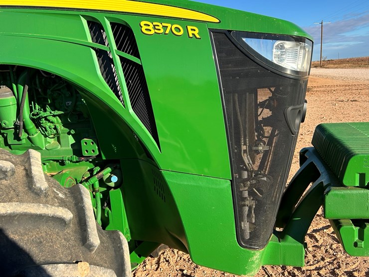 2019-john-deere-8370r-image-18