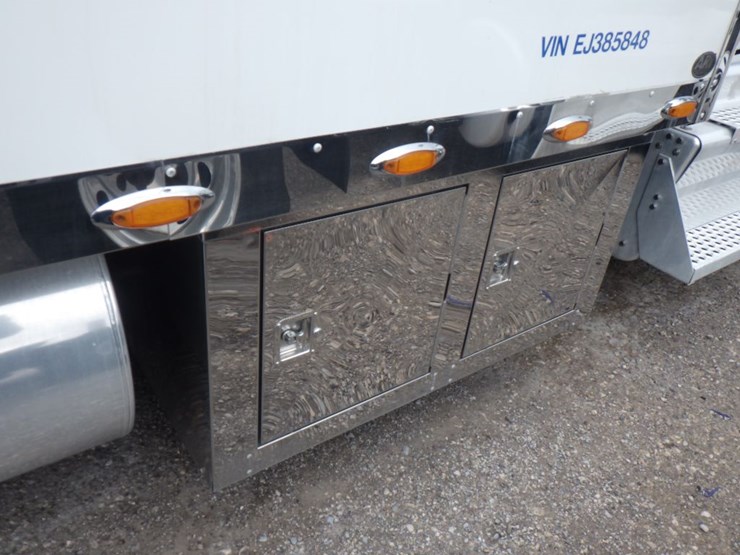 2014-kenworth-t660-image-7