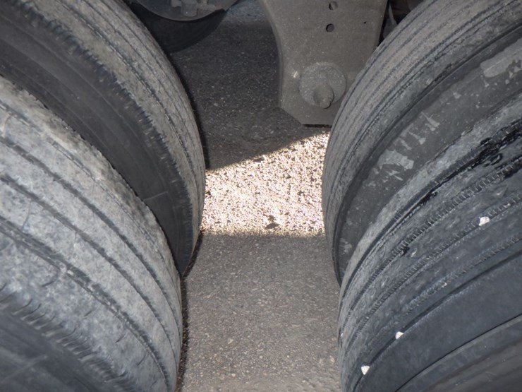 2022-utility-4000d-x-image-13