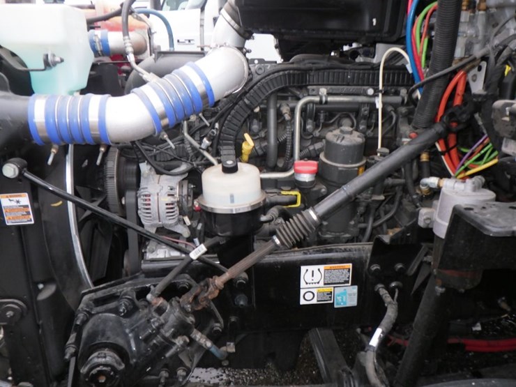 2017-peterbilt-579-image-19