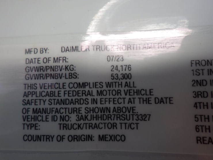 2024-freightliner-cascadia-126-image-21