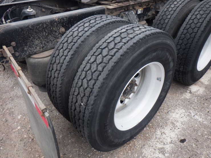 2016-kenworth-t680-image-10