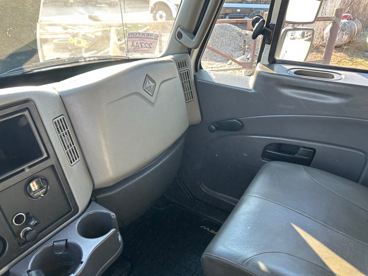 2013-international-durastar-4400-image-110