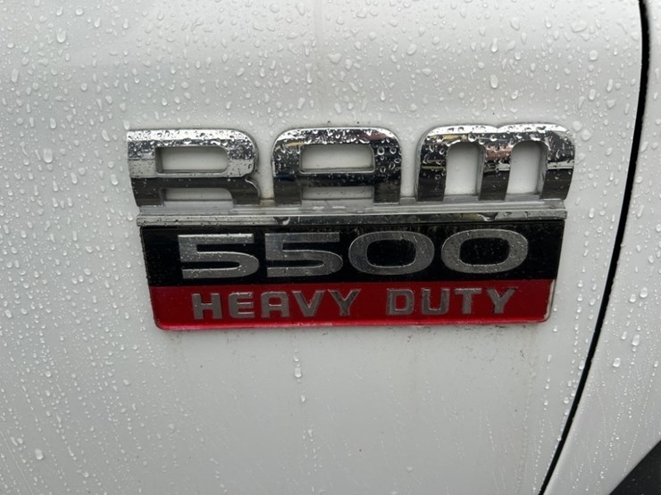 2009-dodge-ram-5500-image-14