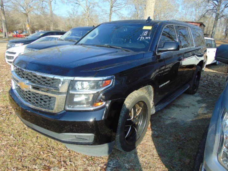 2018-chevrolet-suburban-image-1