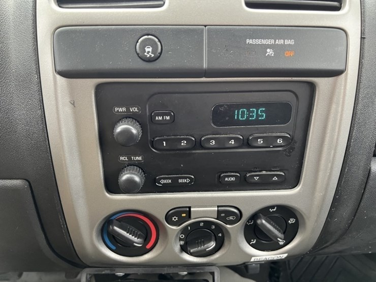 2010-chevrolet-colorado-image-24