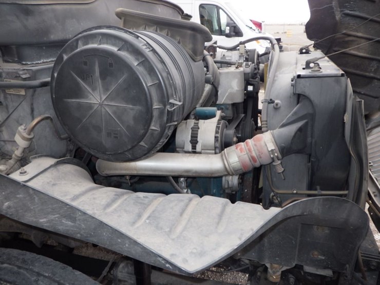 2003-international-durastar-4300-image-27