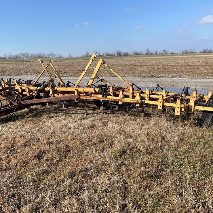 Taylor 32' Field Cultivator, Needs Parts