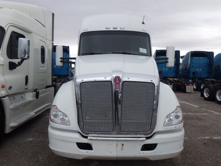 2016-kenworth-t680-image-2