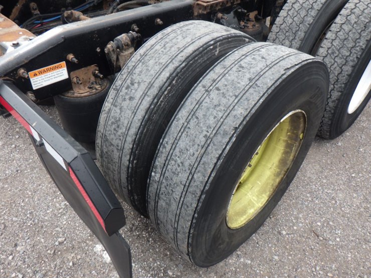 2014-freightliner-cascadia-125-image-6